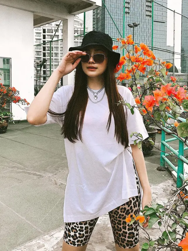 Potret Patricia Devina Saat Pakai Topi, Tampil Stylish. (Sumber: Instagram/pattdevdex)