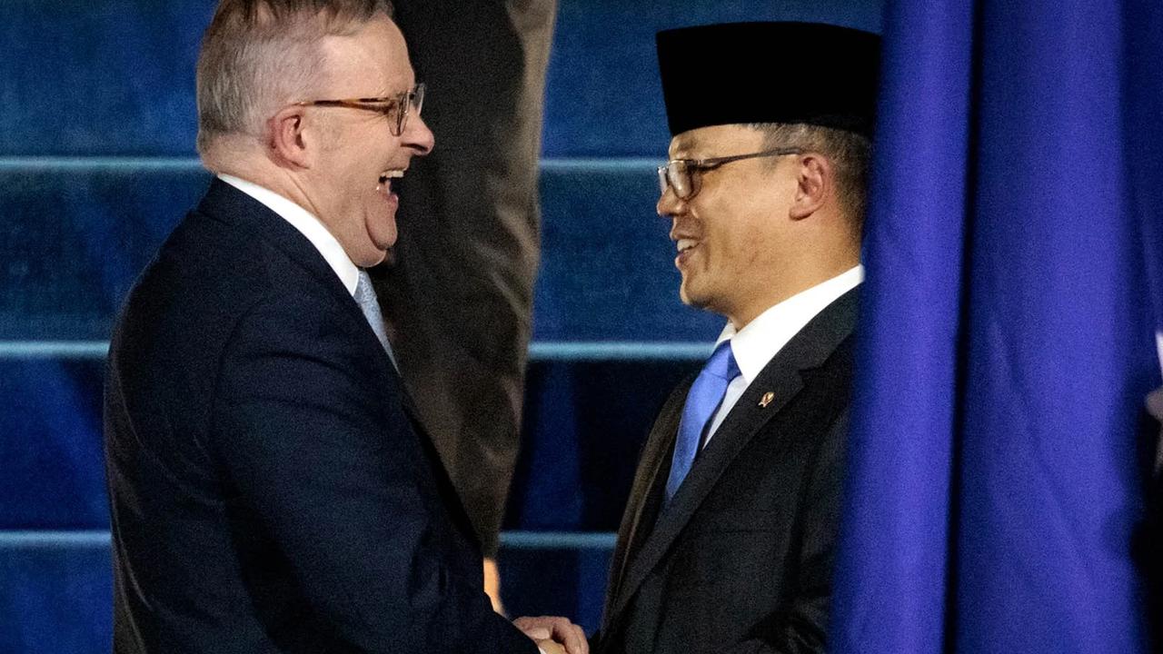 FOTO: PM Australia Anthony Albanese Tiba di Jakarta Disambut Menlu dan Menteri Investasi