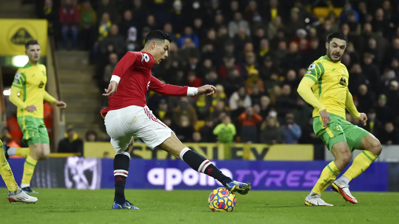 FOTO: Ronaldo Bawa MU Curi Poin Penuh dari Markas Norwich City