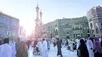 Sebagai muslim, kita pasti punya impian untuk pergi ke Tanah Suci. Setidaknya bisa umrah