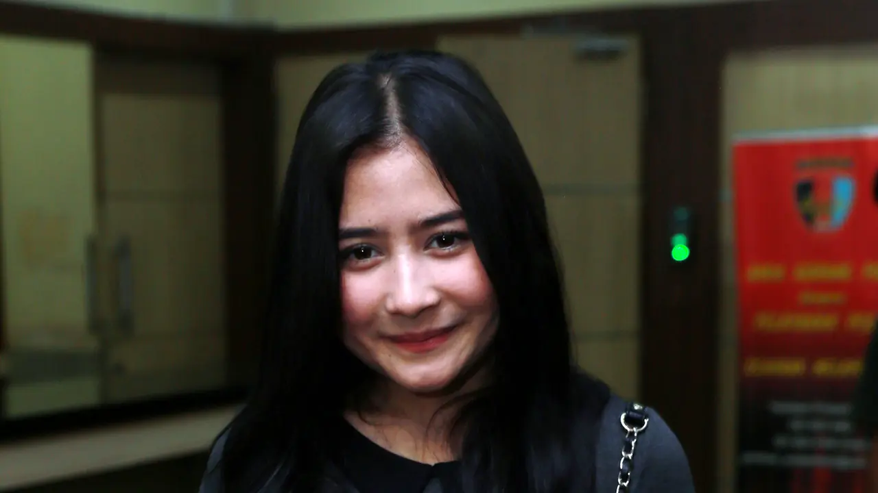 Prilly Latuconsina