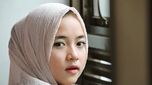 Potret Transformasi Nissa Sabyan dari Jaman Sekolah Hingga Terkenal. (Sumber: kapanlagi.com dan Instagram/nissa_sabyan)
