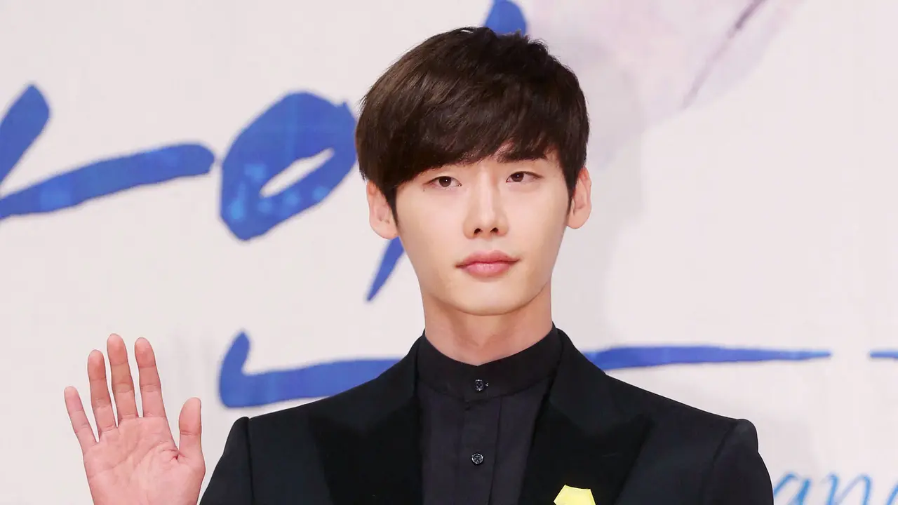 Lee Jong Suk