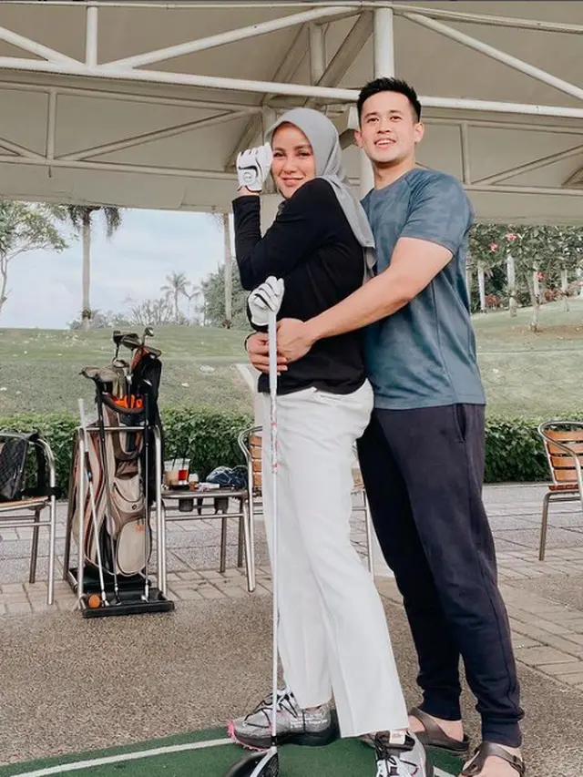 Potret Kemesraan Olla Ramlan dan Aufar Hutapea Selama Menikah