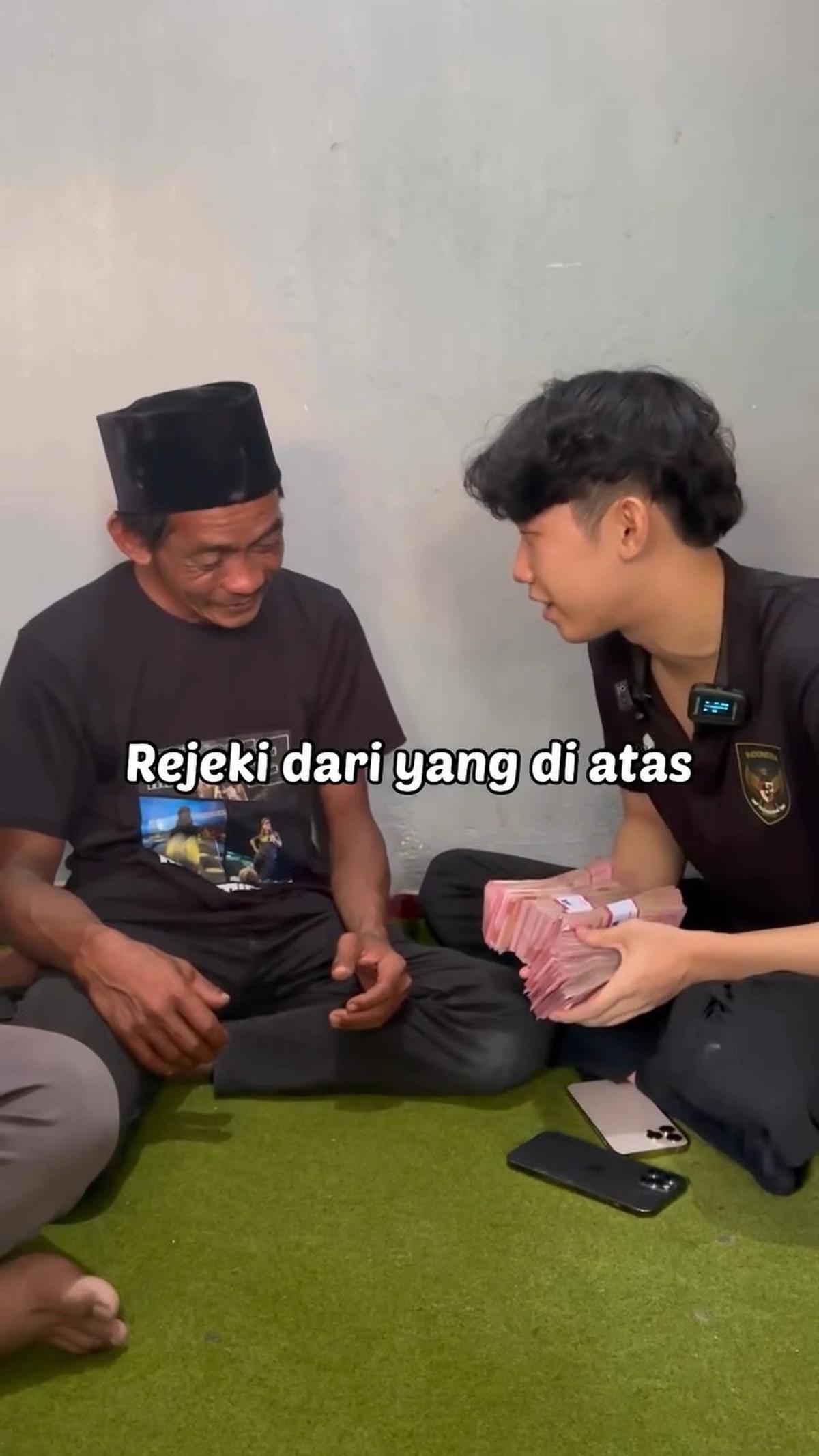 Willie Salim Berikan Uang Rp 100 Juta ke Penjual Es Teh yang Viral
