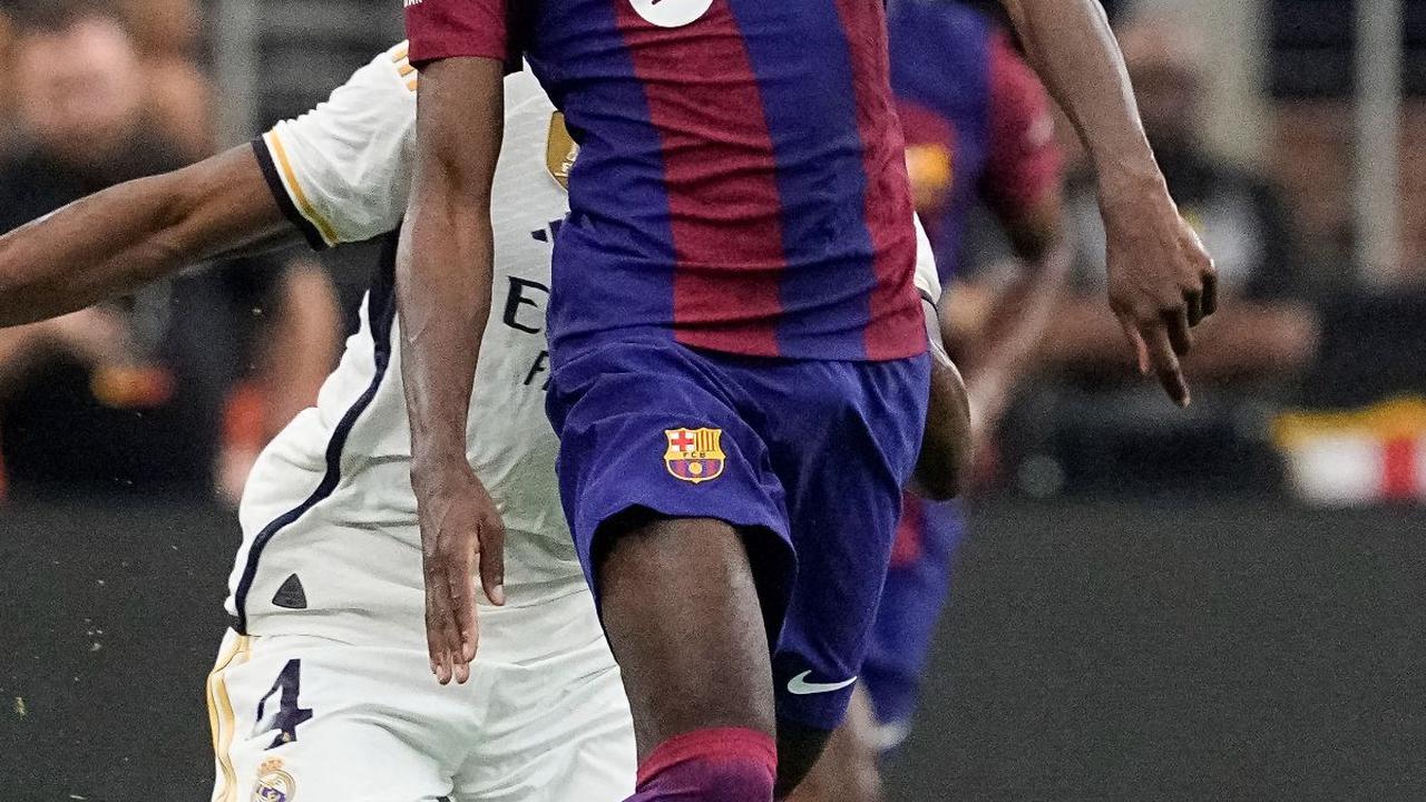 Hingga pada akhirnya tiga gol tercipta dari 12 shots yang dilepas. Tiga gol Barcelona itu sukses dicetak oleh Ousmane Dembele (15), Fermin Lopez (85), dan Ferran Torres (90+1).
