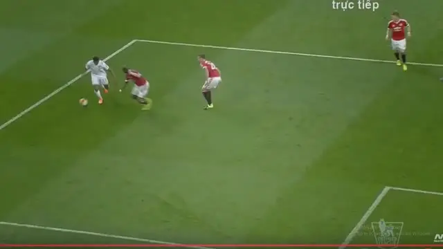 Christian Benteke mencetak gol salto luar biasa yang menjadi satu-satunya gol penghibur bagi Liverpool saat timnya dikalahkan 3-1 oleh Manchester United akhir pekan lalu di Old Trafford, Manchester.