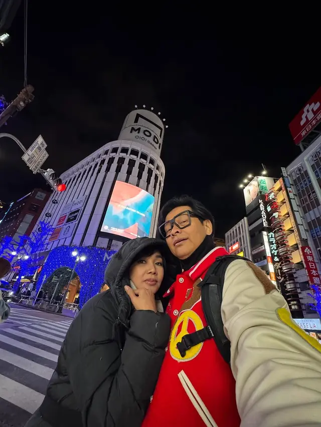 11 Januari ke-31, Ini 6 Potret Armand Maulana dan Dewi Gita Rayakan Ultah Pernikahan