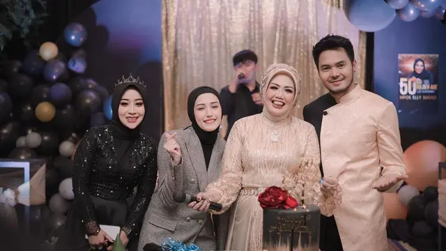7 Momen Ulang Tahun Mewah Elly Sugigi, Dapat Kado Spesial dari Suami