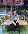 Angel Lelga yang sebentar lagi akan resmi menjadi istri Vicky Prasetyo ini memang terkenal sebagai pengoleksi barang mewah. Bahkan, Vicky pun mengaku sempat gemetar saat melihat harga tas Angel. Kenapa? (Instagram/hermesselebriti)
