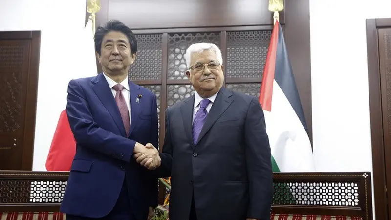 PM Jepang Shinzo Abe dan Presiden Palestina Mahmoud Abbas