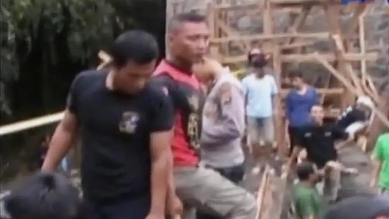 Jembatan Ambruk di Lombok Timur hingga Safari Ramadan di Jombang