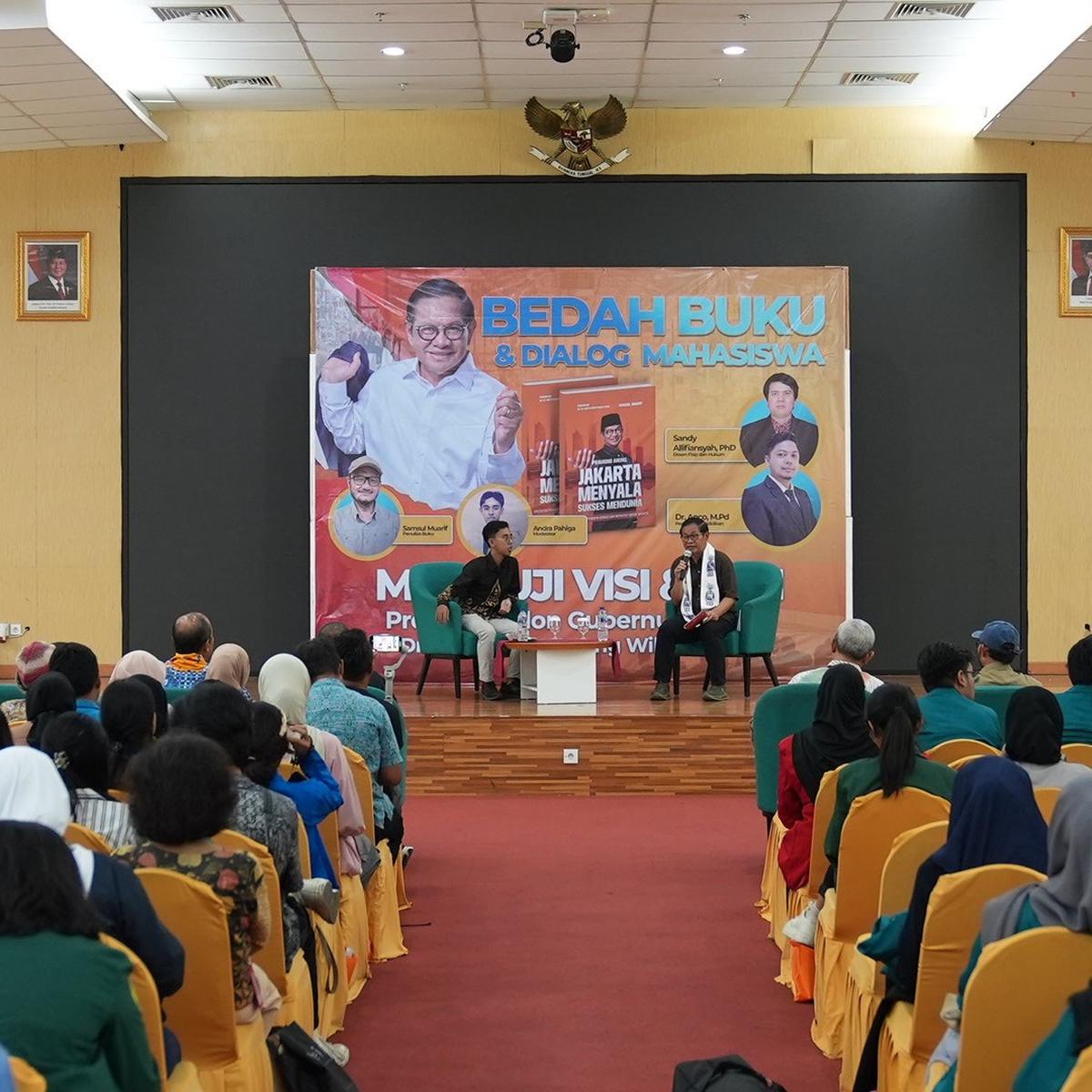 Pramono Anung menghadiri bedah buku Pramono Anung: Jakarta Menyala Sukses Mendunia