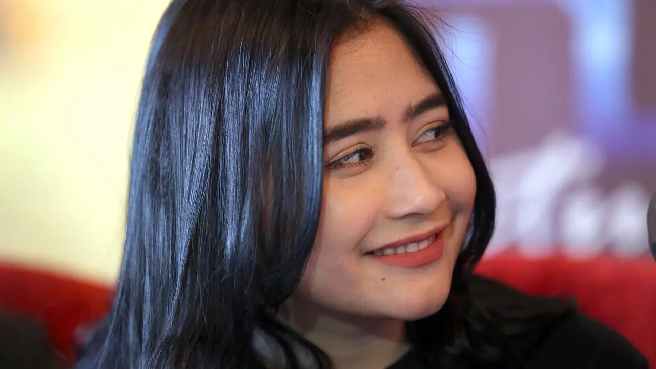 [Bintang] Prilly Latuconsina