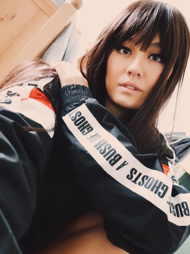 [Bintang] Jadi Brand Ambassador Brand Makeup Ternama, Ternyata Agnez Mo Lebih Kece dengan Dandanan Ini