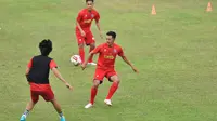 Bek Arema FC, Taufik Hidayat. (Bola.com/Iwan Setiawan)