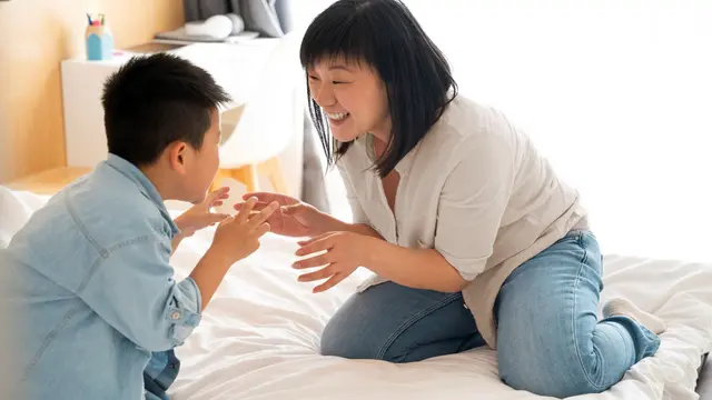 Metode Parenting Quiet Encouragement: Cara Orangtua Mendukung Anak agar Percaya Diri Tanpa Tekanan