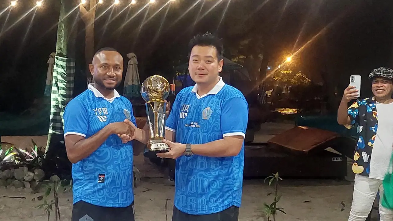 Yan Mandenas Jadi Presiden Klub