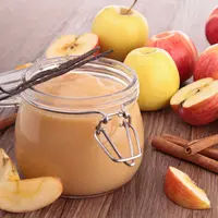 menu MPASI yang mudah untuk dibuat di rumah yaitu apple stew cinnamon.