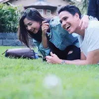 Jessica Mila bersama Mischa Chandrawinata di Australia (Foto:Instagram)