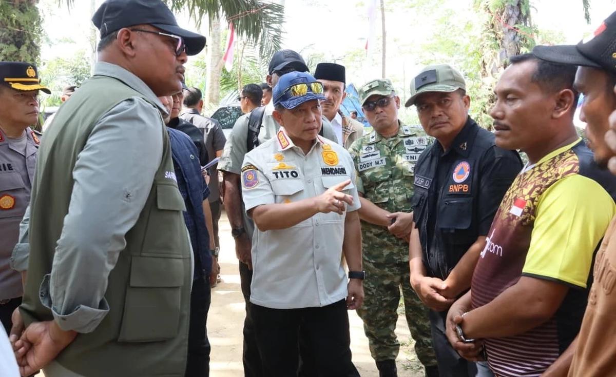 Kasatgas Tito saat melakukan kunjungan kerja ke Dusun Kareung, Desa Buket Linteung, Kecamatan Langkahan, Aceh Utara
