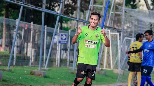 Dulu Atlet Sepak Bola, Ini 6 Potret Aktor Rifky Alhabsyi Saat di Lapangan Hijau