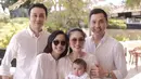 Hadirnya Raphael Moeis di tengah keluarga Sandra Dewi dan Harvey Moeis nampaknya semakin menjadi pemanis dan pastinya menambah kebahagiaan untuk mereka dan keluarganya yang lain juga. (Instagram/sandradewi88)