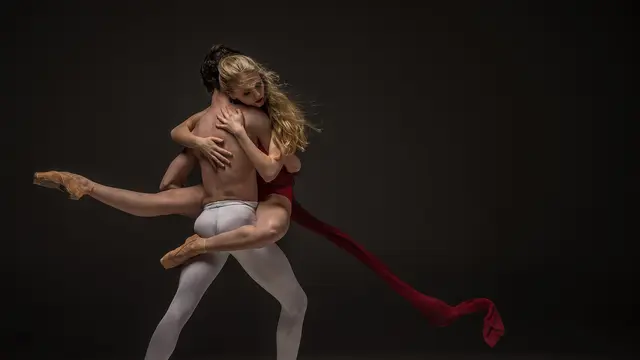 Ilustrasi Berdansa