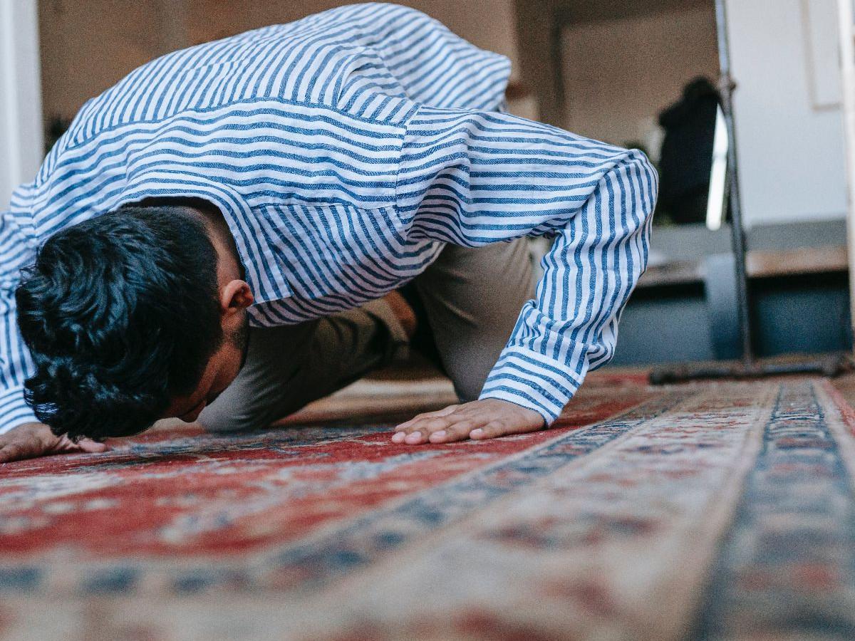 Tata Cara Melakukan Sujud Tilawah