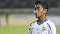 Gelandang Persib, Taufiq mengaku sedang diliputi kebahagiaan bareng istrinya. 
