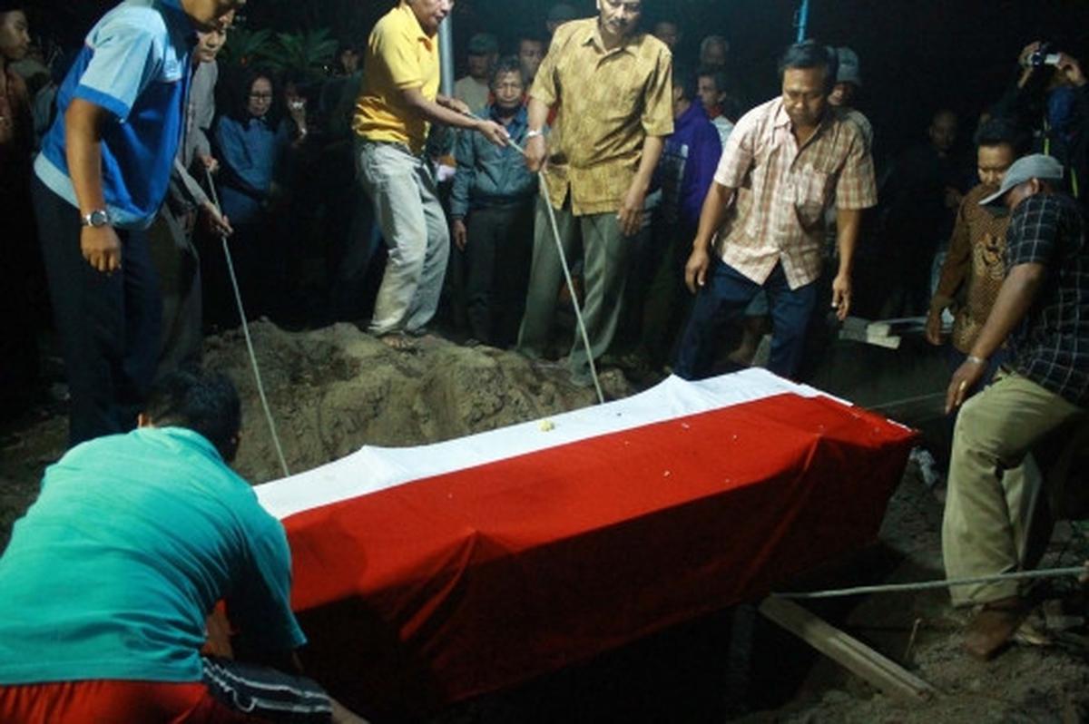 Tiba malam hari, korban Hercules asal Kediri langsung dimakamkan