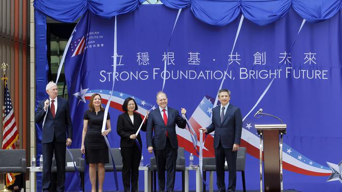 Pembukaan resmi Kedutaan de Facto Amerika Serikat di Taipei, Taiwan (AP)
