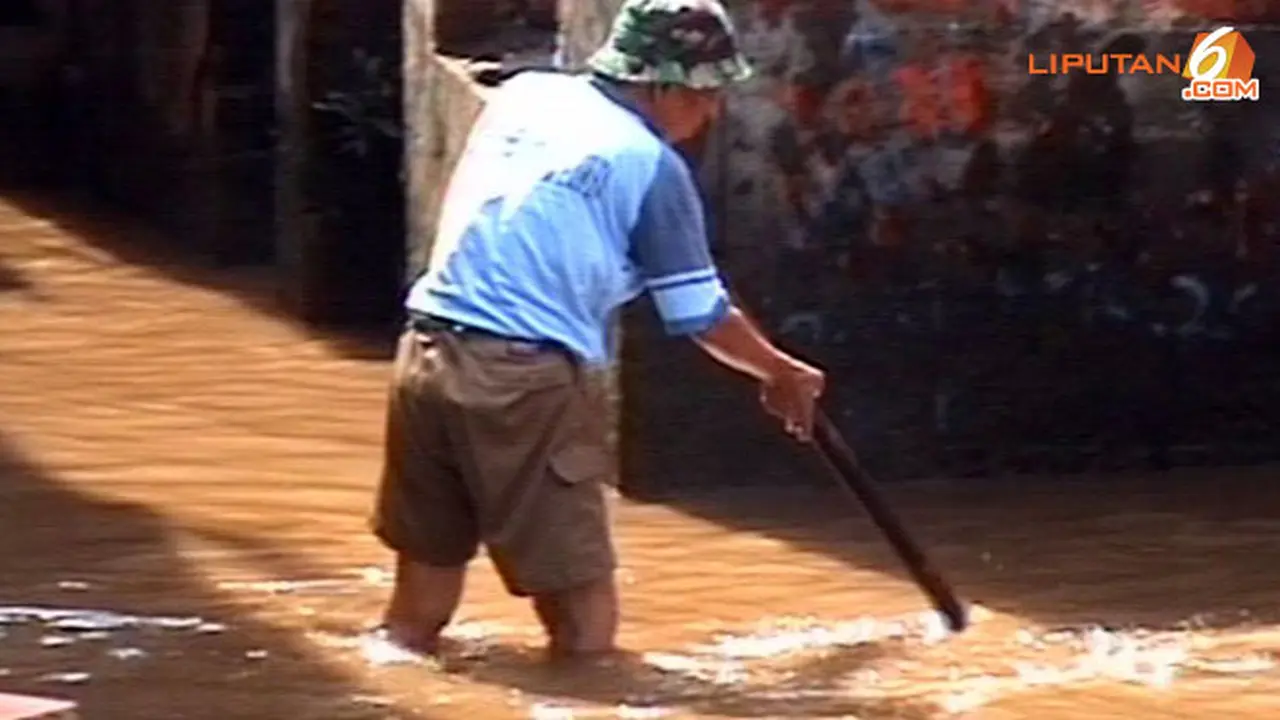 beres-banjir-131115b.jpg