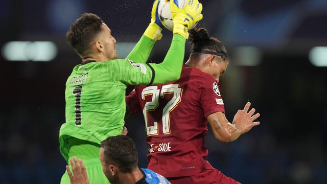 Napoli Bantai Liverpool di Stadion Diego Armando Maradona