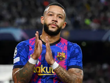 Memphis Depay - Bomber Timnas Belanda ini merupakan andalan Barcelona selepas kepergian sang megabintang Lionel Messi. Permain Depay yang cepat dan tajam di depan gawang lawan diprediksi bisa merepotkan barisan pertahanan Real Madrid di laga El Clasico nanti. (Lluis Gene)