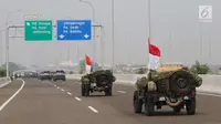 Konvoi Presiden Joko Widodo (Jokowi) dan rombongan menjajal Tol Bekasi-Cawang-Kampung Melayu (Becakayu) seusai peresmian, Jumat (3/11). Bersama rombongan, Jokowi konvoi menjajal ruas tol sepanjang 8,26 km itu. (Liputan6.com/Angga Yuniar)