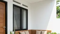 9 Model Teras Rumah 2x1 Meter Muat Bangku, Solusi Lahan Sempit Estetik