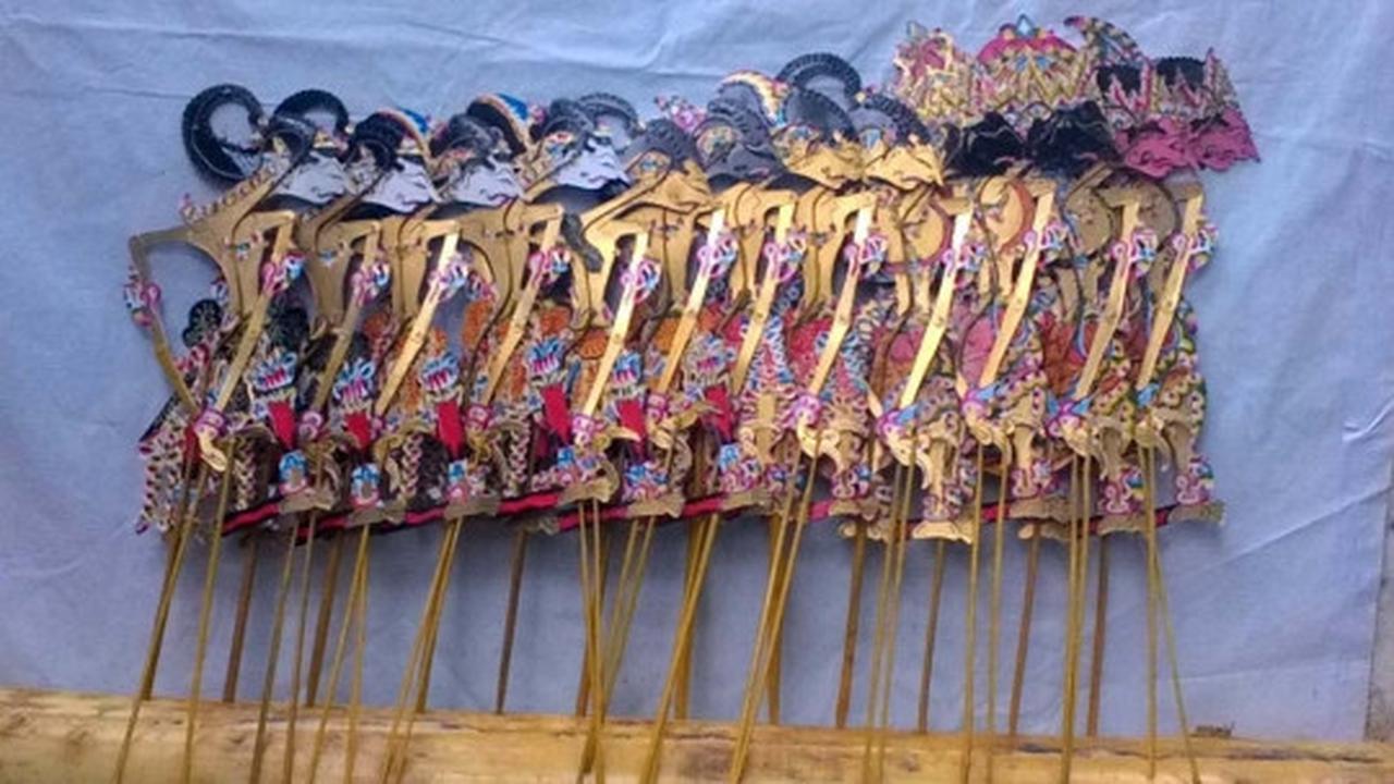 Kisah Juki, lestarikan budaya lewat wayang kardus