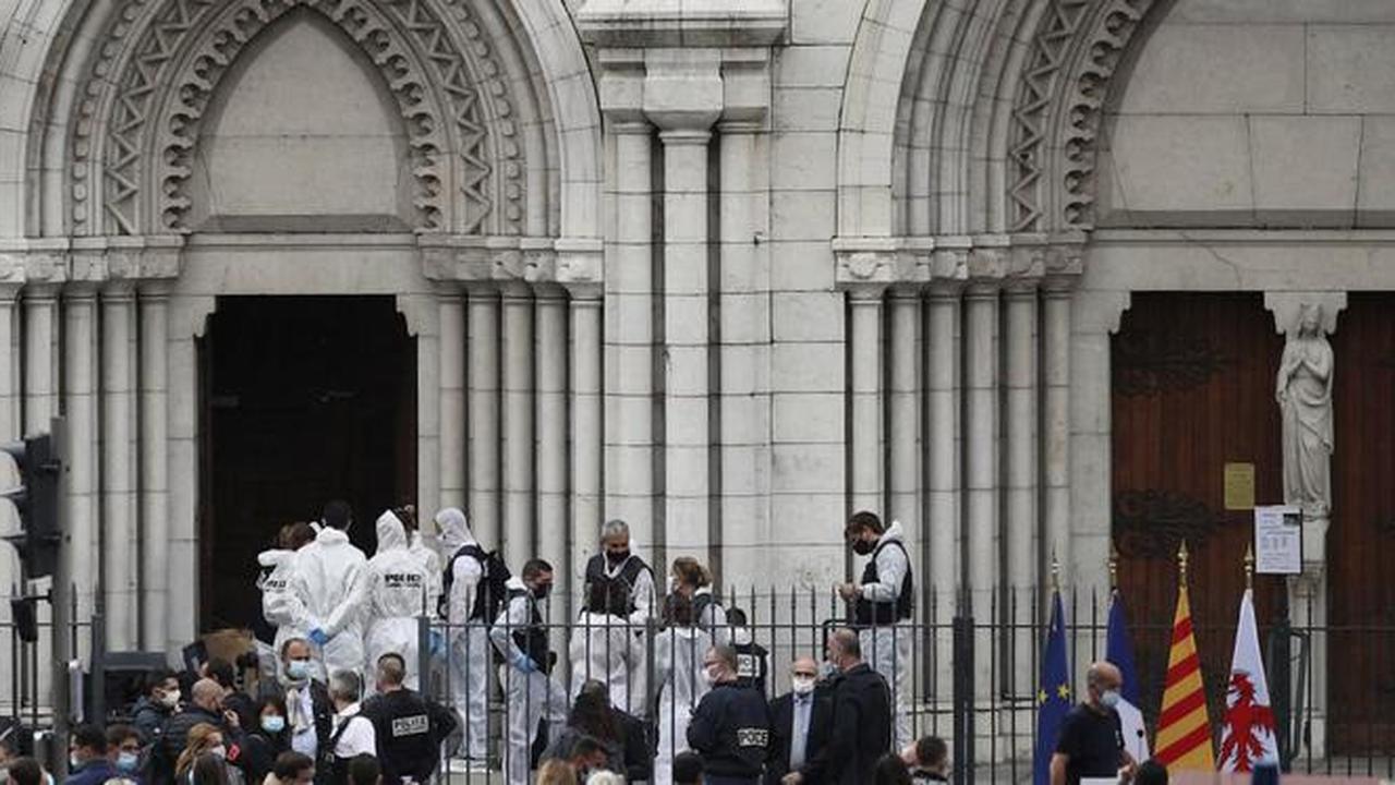 Banner Infografis Teror Beruntun dan Status Darurat Tertinggi Prancis. (AP Photo/Daniel Cole)