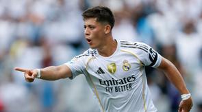 Pemain Real Madrid, Arda Guler melakukan selebrasi setelah mencetak gol ke gawang Pachuca pada laga matchday 2 Grup H Piala Dunia Antarklub 2025 di Bank of America Stadium, Senin (23/06/2025) dini hari WIB. (AP Photo/Nell Redmond)
