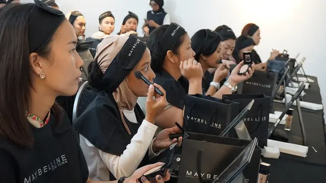 Tutorial makeup untuk penyandang disabilitas