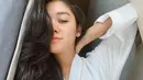 Naysila Mirdad memang kerap mengunggah fotonya saat masih muka bantal. Dengan rambut yang masih acak-acakan, anak dari Lydia Kandou ini masih tetap terlihat menawan.(Liputan6.com/IG/@naymirdad)