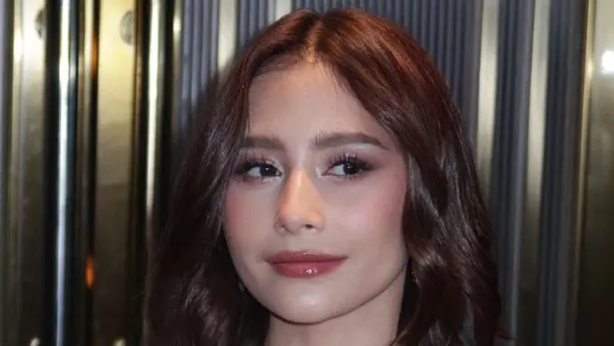 Prilly Latuconsina Tampil Anggun Romantis dengan Rossy Glam, Bisa Jadi Inspirasi untuk Makeup Ngedate