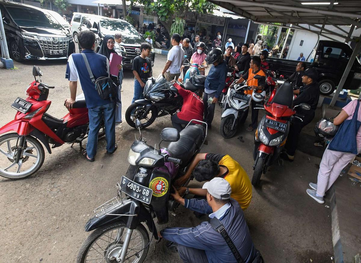Warga serbu pemutihan pajak kendaraan bermotor