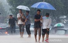 Prakiraan Cuaca BMKG: Waspada Hujan Petir, Banjir Rob, dan Cuaca Panas Maksimum di Seluruh RI pada Sabtu