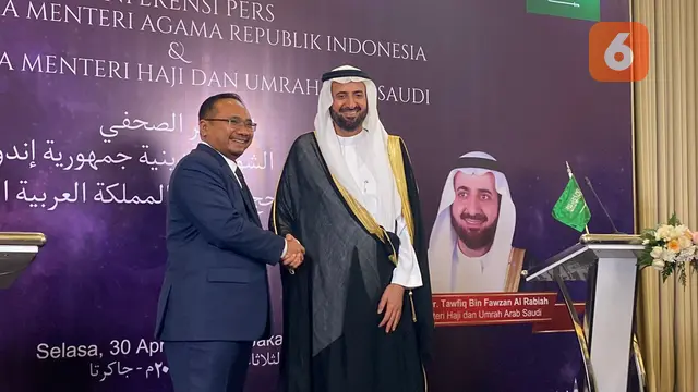 K.H. Yaqut Cholil Qoumas (Menteri Agama Republik Indonesia)  dan H.E. Dr. Tawfiq bin Fawzan Al Rabiah (Menteri Haji dan Umrah Arab Saudi)
