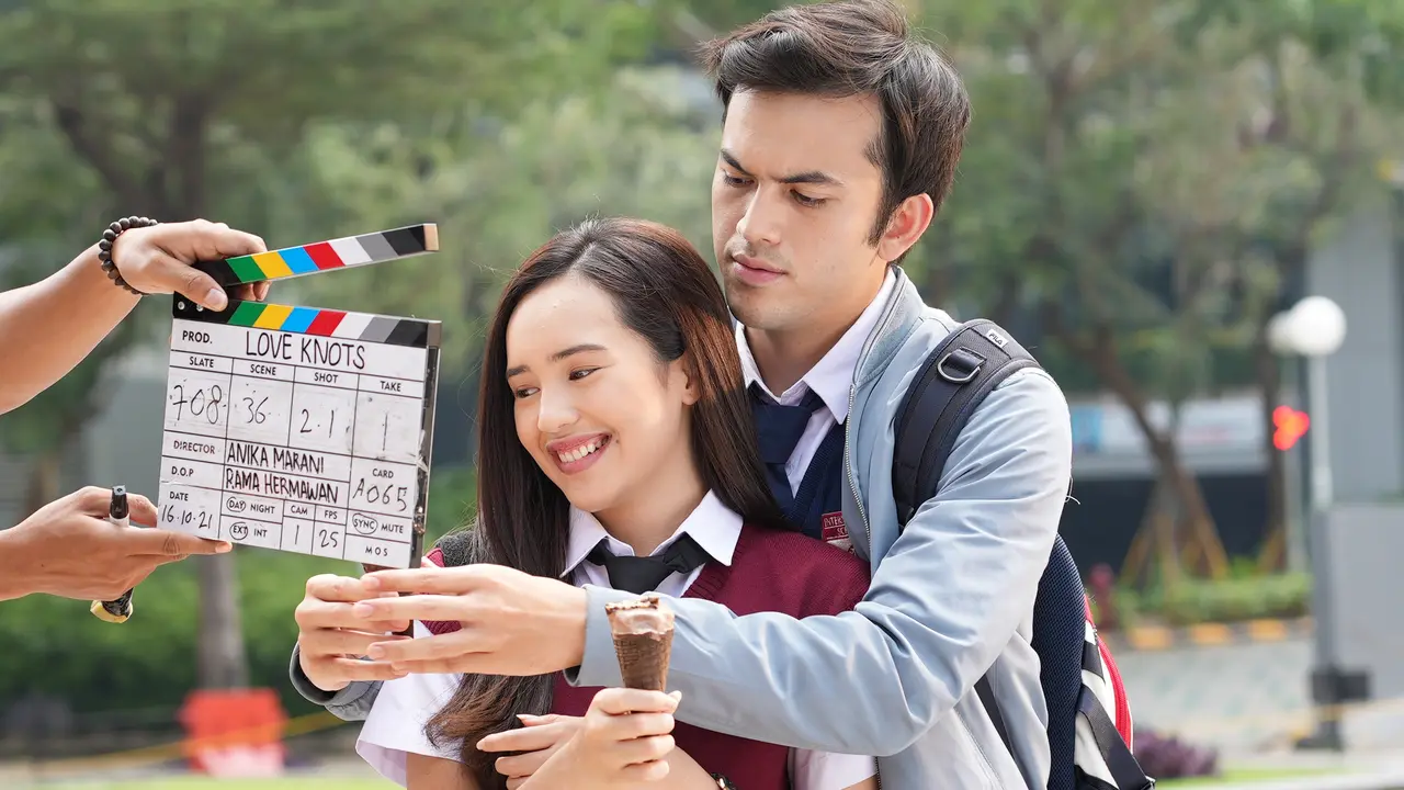 Film Love Knots