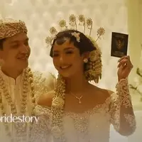 Rendi John dan Glenca Chysara menikah pada Minggu (20/11/2022) siang di Ritz-Carlton, Jakarta. (Foto: YouTube Glenca Chysara)