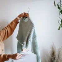 Pakaian yang kebesaran tidak selalu harus dipermak. Dengan memadukan item secara tepat, pakaian tetap dapat terlihat rapi, proporsional, dan stylish. (Foto/Dok: Pexels)