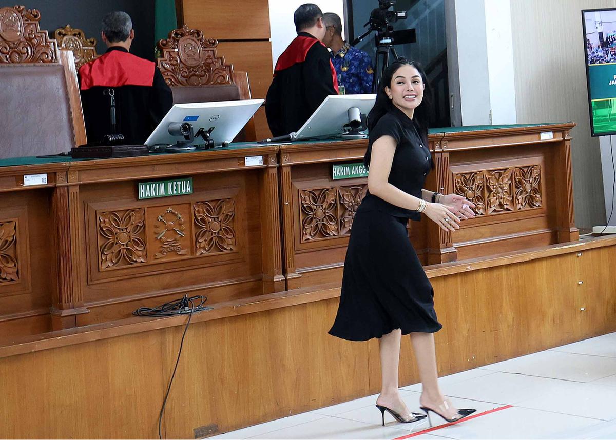 FOTO: Lolos dari Dakwaan TPPU, Nikita Mirzani Tetap Divonis 4 Tahun Penjara